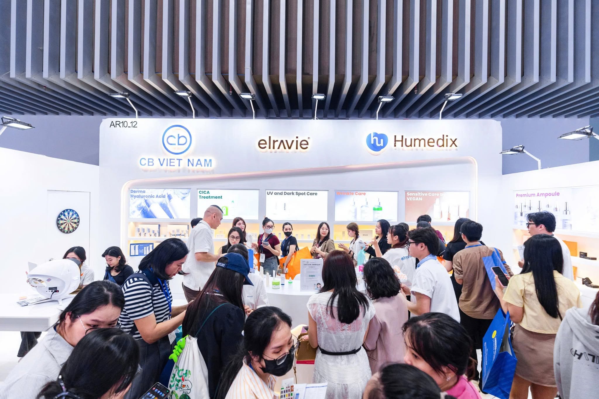 TRẢI NGHIỆM DƯỢC MỸ PHẨM HÀN QUỐC CHUẨN PHÒNG LAB CÙNG ELRAVIE TẠI VIETBEAUTY 2025